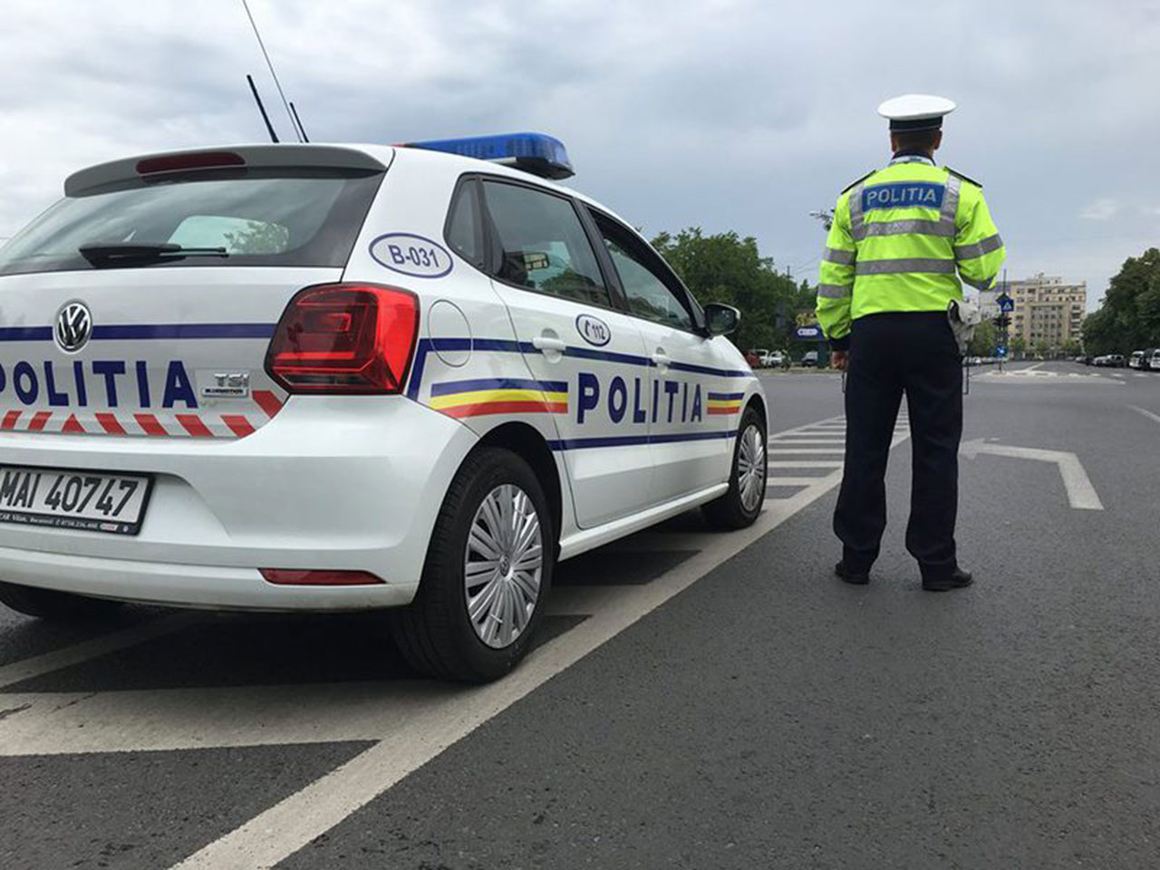 Adolescent prins de poliţişti conducând cu 135 km/h