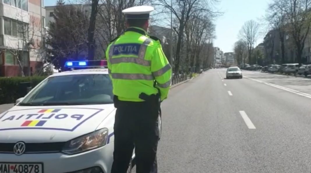 Șofer vitezoman, prins de polițiști după ce a fugit de două ori de radar