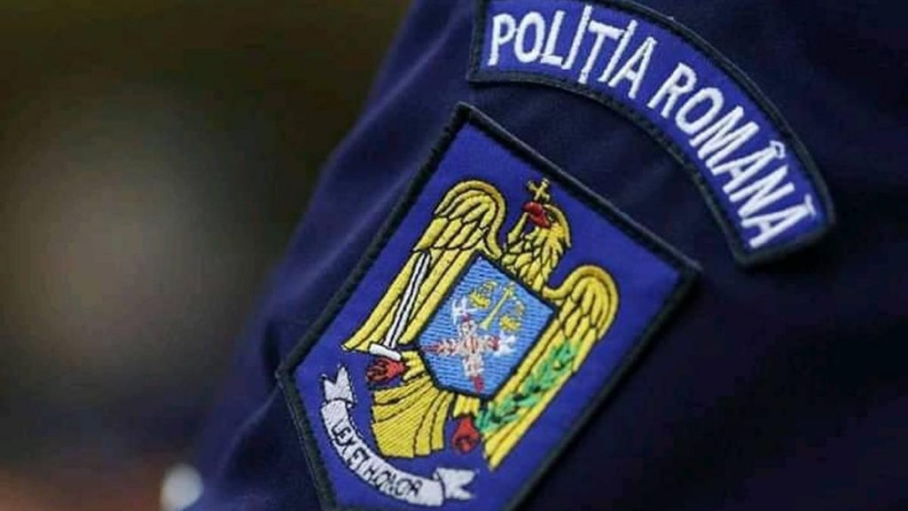 Tânără care a vrut să se arunce de pe un pod, salvată de doi poliţişti