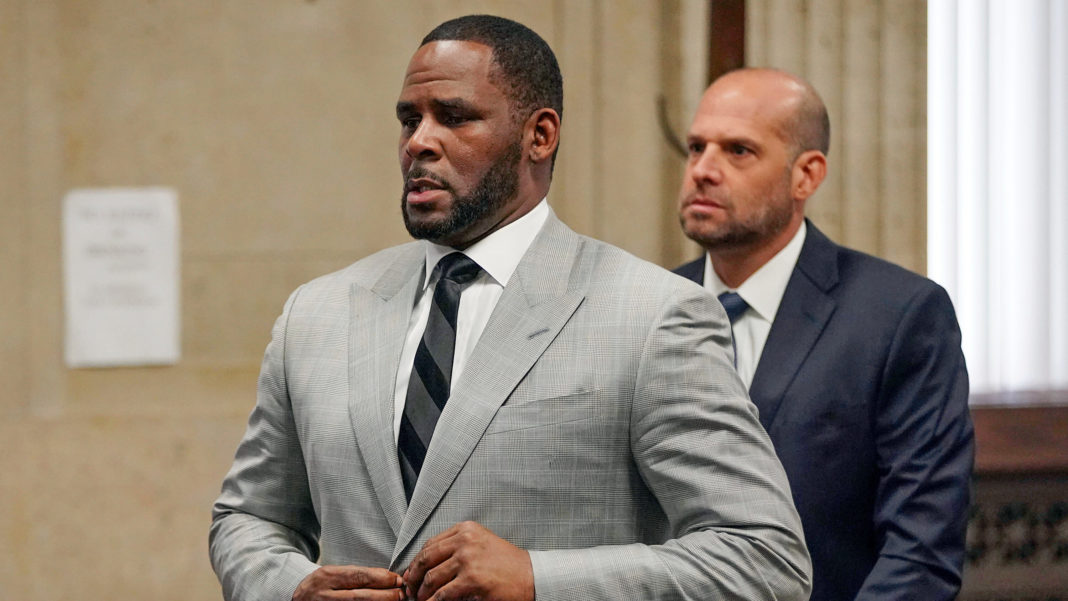 Cântăreţul R. Kelly, condamnat pentru pornografie infantilă şi corupere de minori