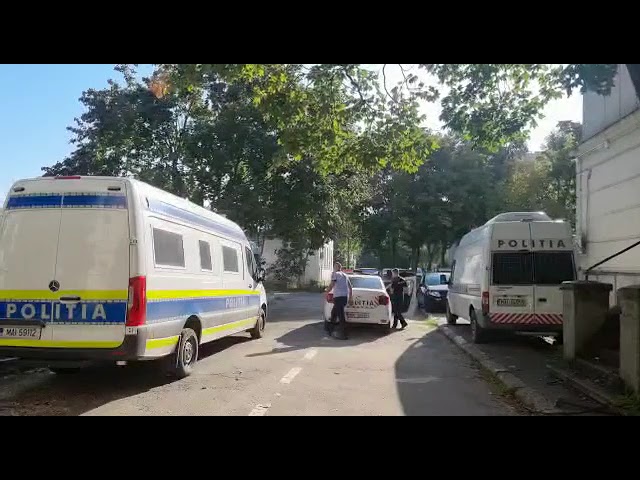 (VIDEO) Adolescent din Craiova, reținut după ce a tâlhărit un bărbat din Filiași