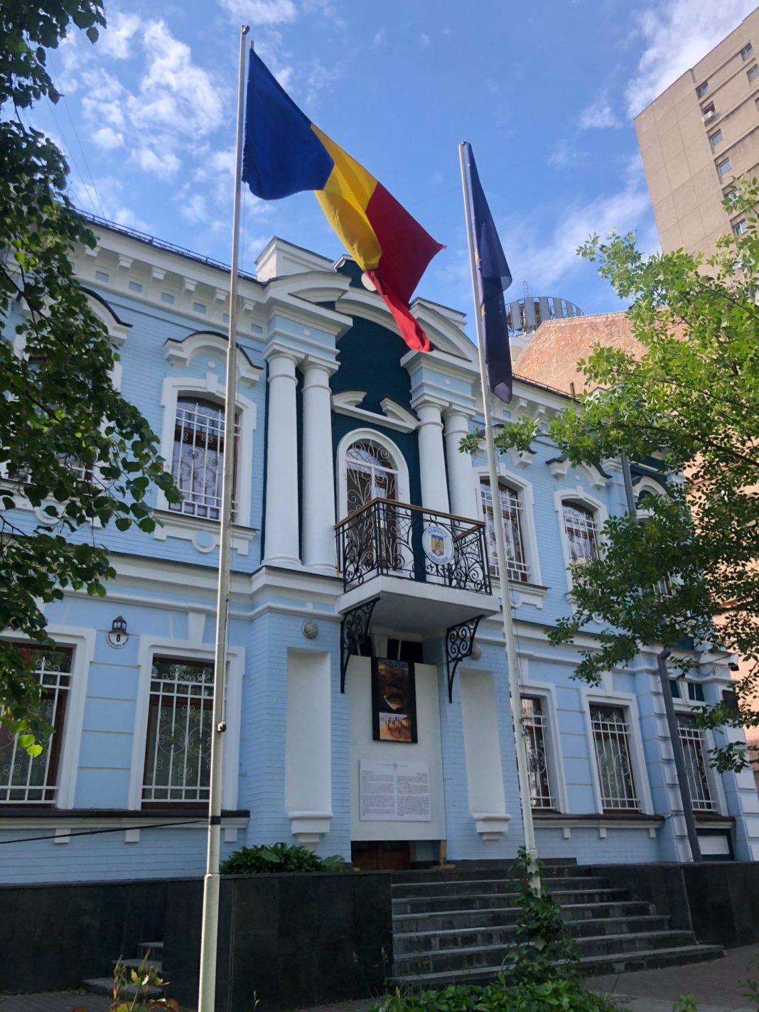 Personalul Ambasadei României este în siguranță