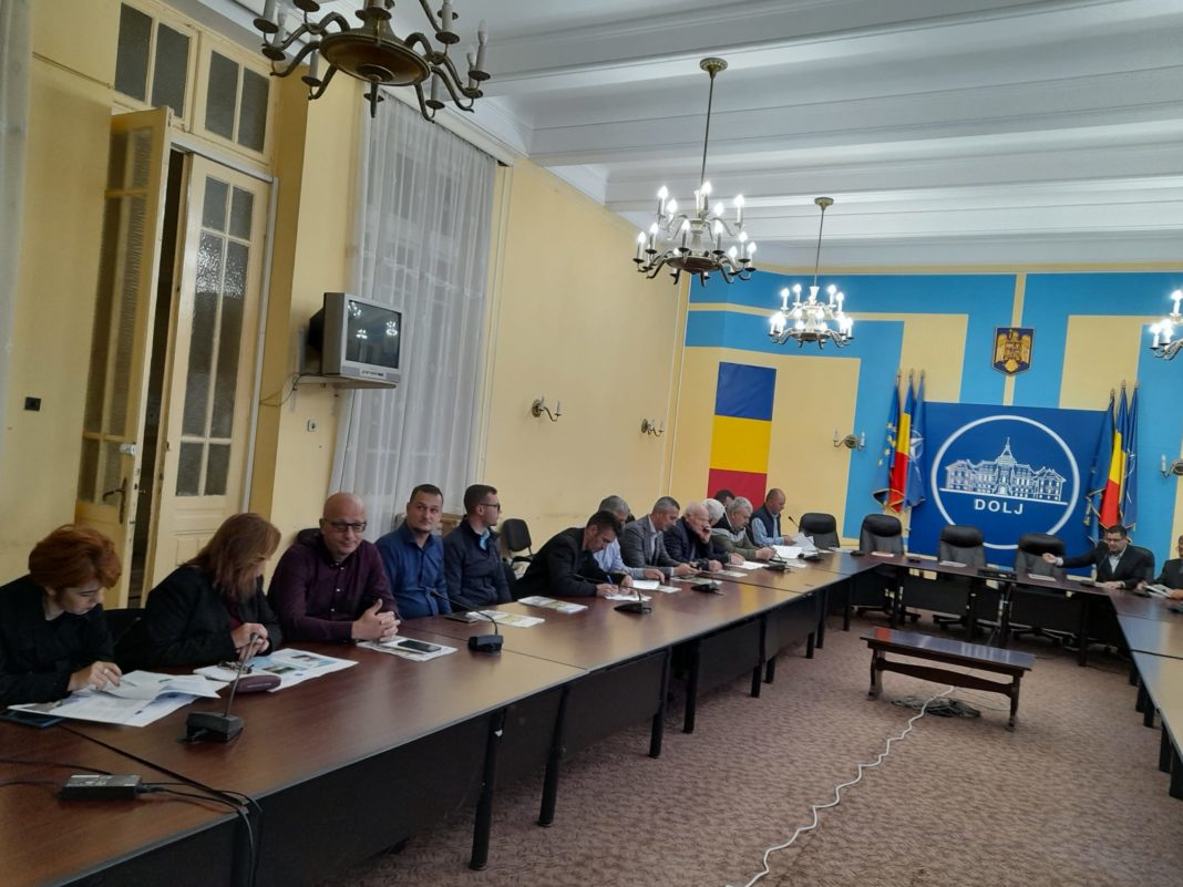 Prezidată de către Prefectul Județului Dolj, Dan Diaconu și directorul Administrației Bazinale de Apă Jiu Răzvan Șerban, întâlnirea de lucru s-a dovedit productivă