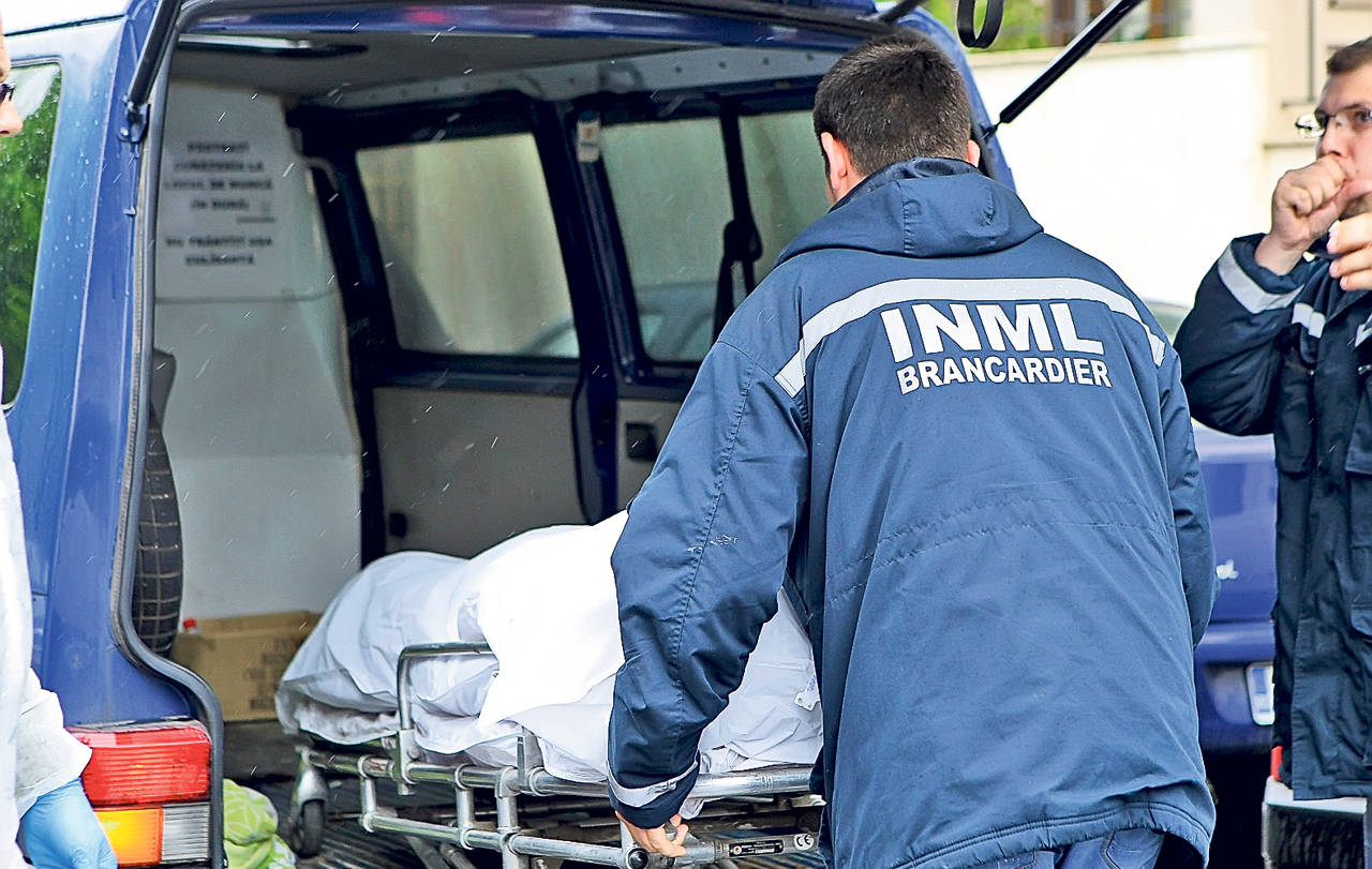 Cadavrul a fost transportat la Serviciul de Medicină Legală în vederea efectuării necropsiei