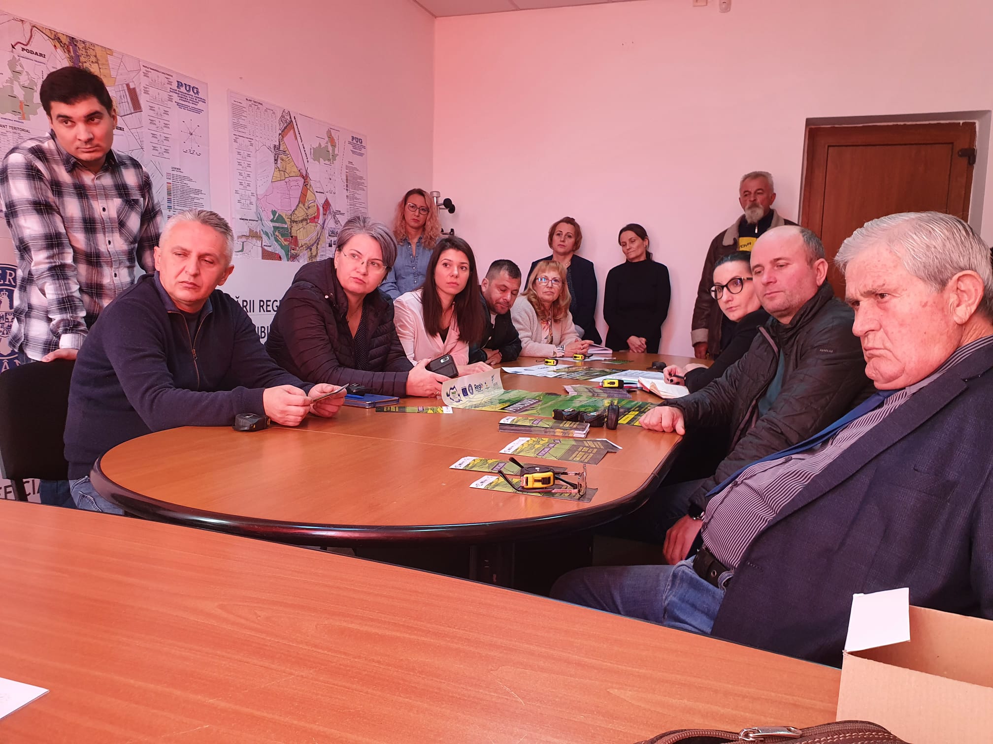 Locuitorii din Podari au participat la întâlnirea cu reprezentanţii OCPI Dolj
