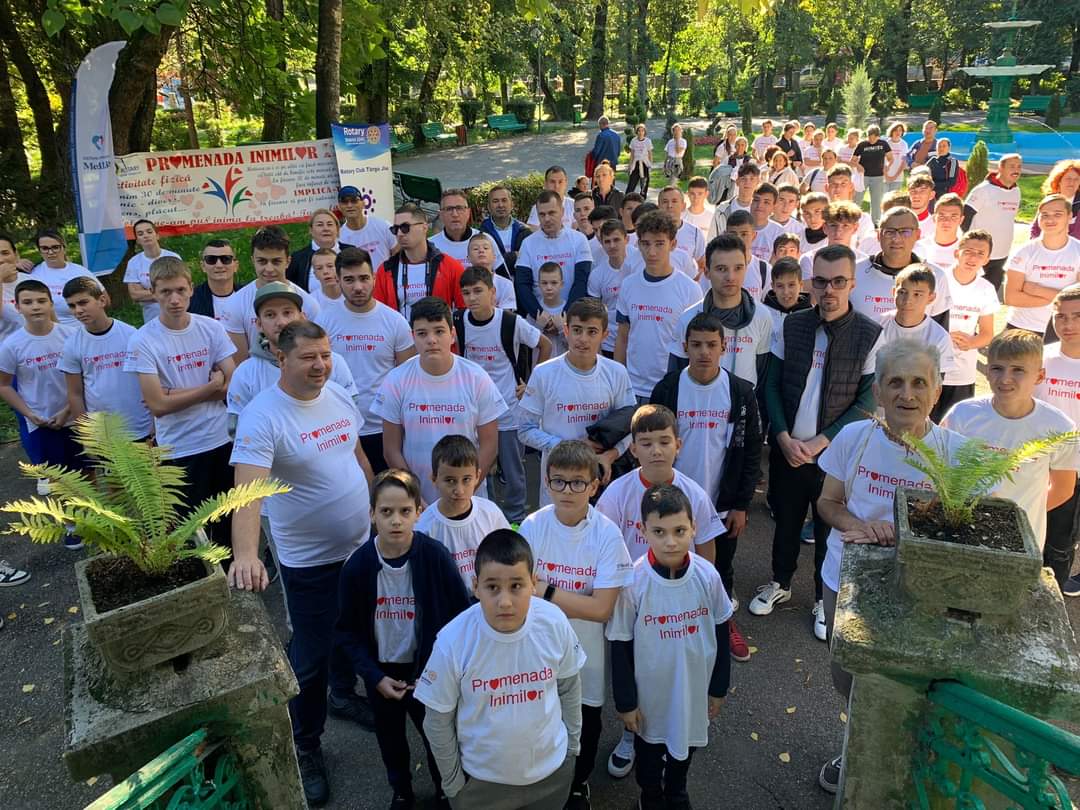 Peste 300 de persoane au participat la crosul "Promenada Inimilor", la Târgu Jiu