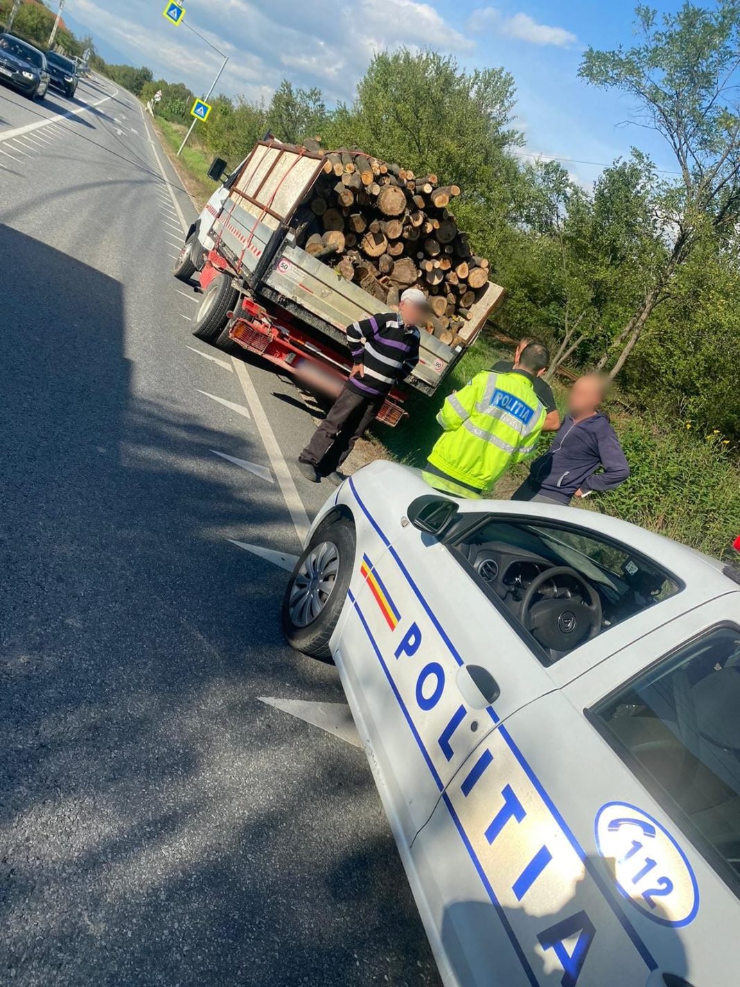 Transportatorii de lemne, amendați de polițiștii gorjeni