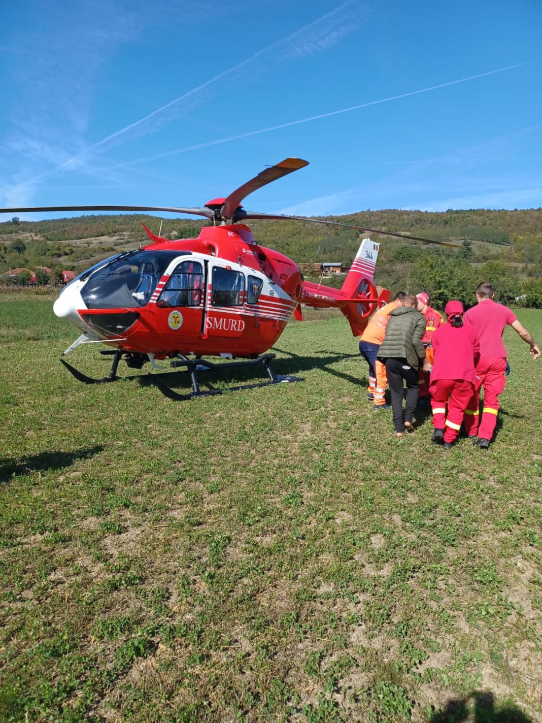 A fost transportat cu un elicopter SMURD la o unitate medicală, pentru acordarea de îngrijiri de specialitate