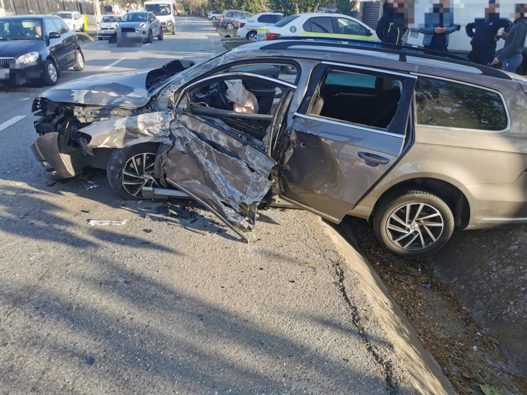 În urma evenimentului rutier, femeia a necesitat îngrijiri medicale fiind transportată la spital