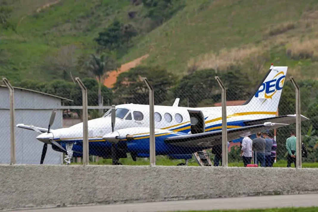 Student american ucis de elicea avionului închiriat pentru a-şi plimba iubita