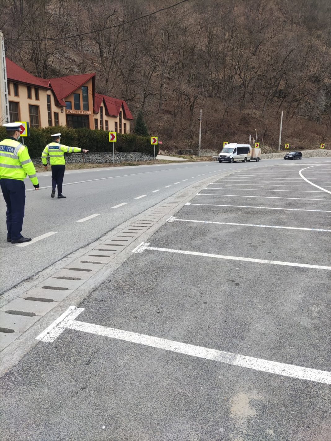 Circulația rutieră, închisă pentru două ore în Defileul Jiului