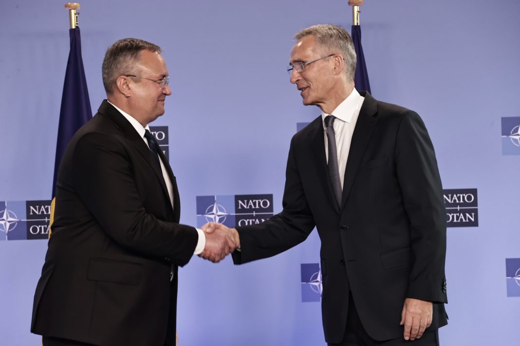 (VIDEO) Stoltenberg, conferință comună cu Ciucă: NATO este pregătită să apere România 