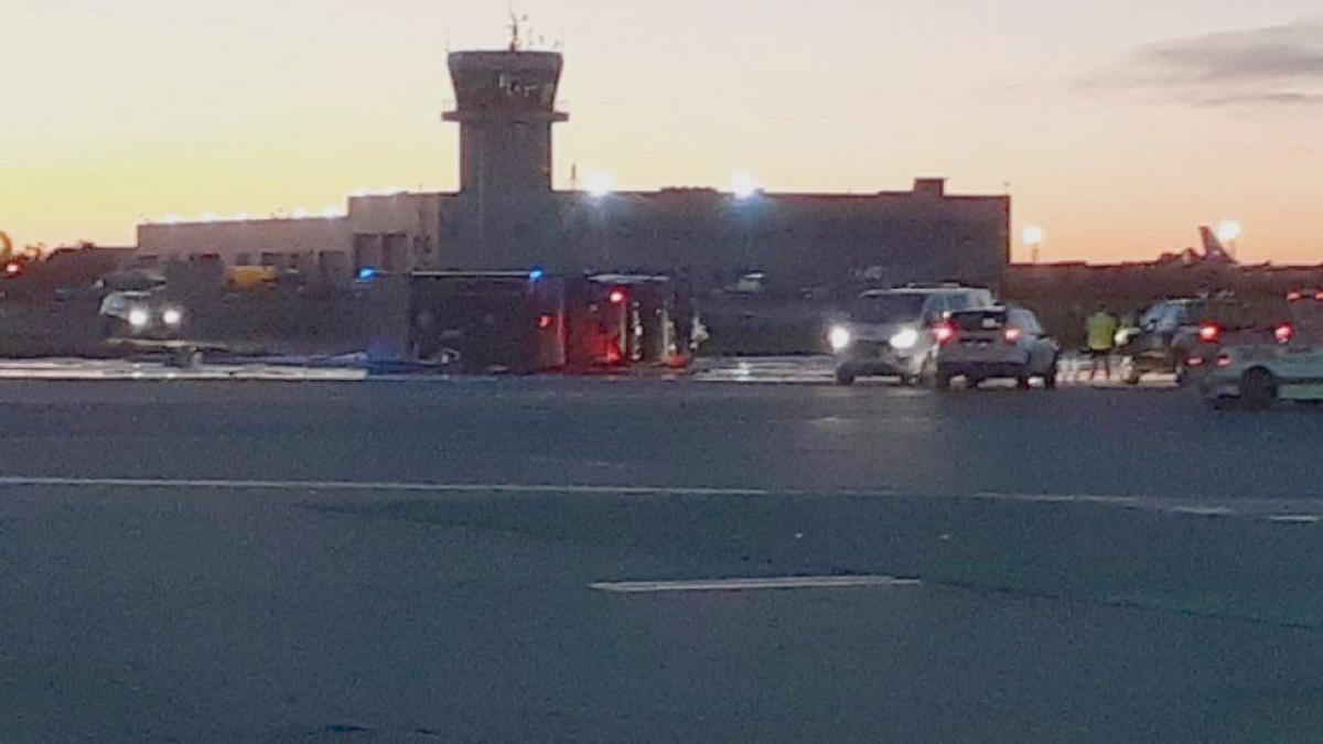 Autospecială de pompieri, răsturnată pe platforma Aeroportului „Henri Coandă“