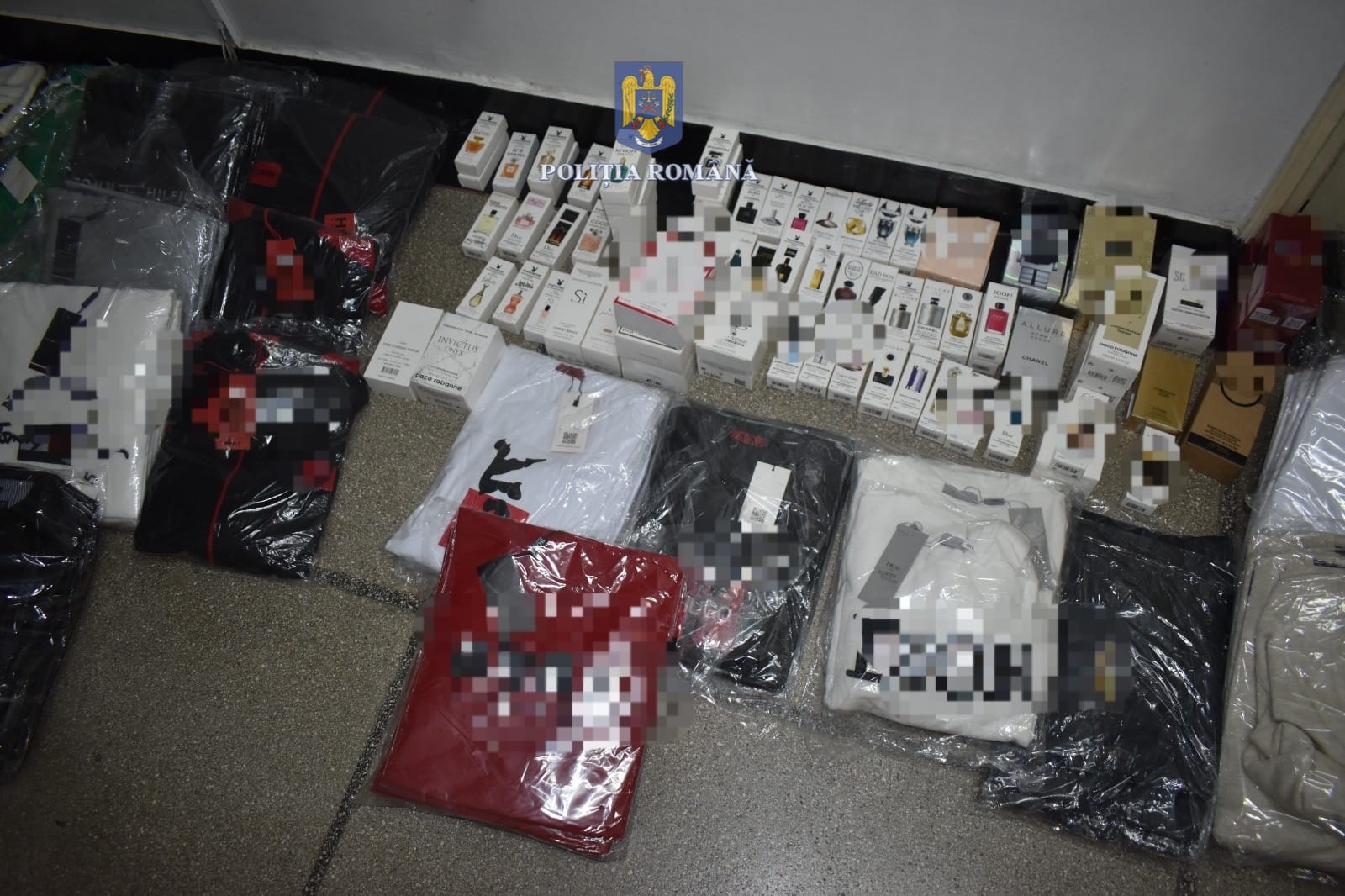 Bijuterii, haine și cosmetice din Turcia confiscate de polițiștii doljeni
