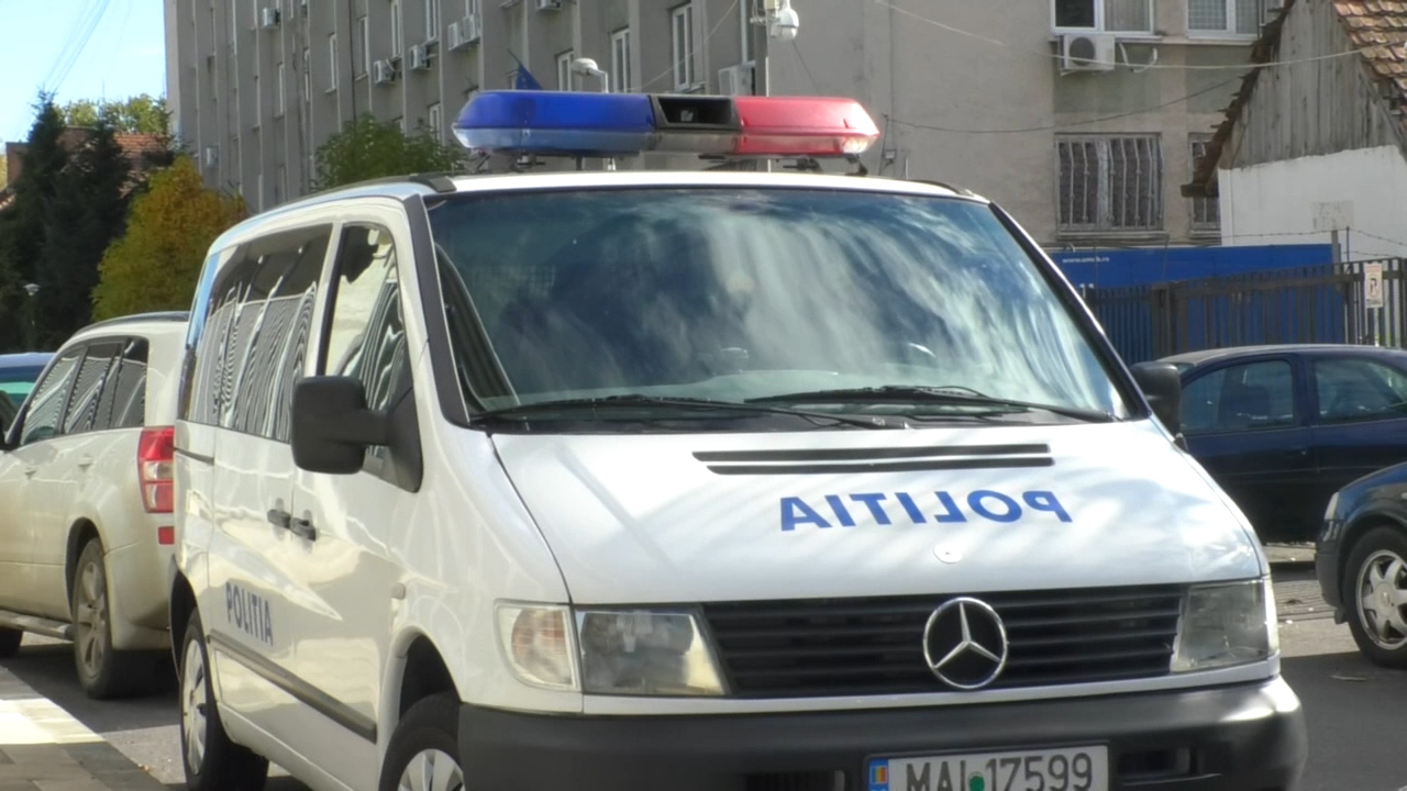 Vâlcea: Un german drogat a intrat cu mașina într-un român