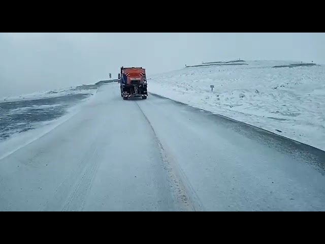 (VIDEO) Zăpadă și viscol pe Transalpina