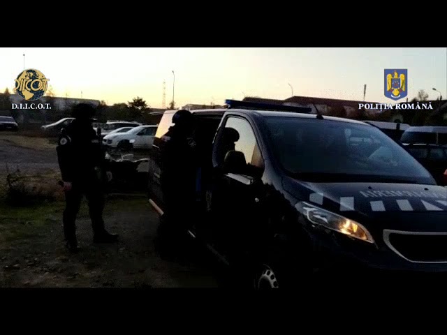 (VIDEO) Doi asistenţi maternali, cercetaţi pentru trafic de minori