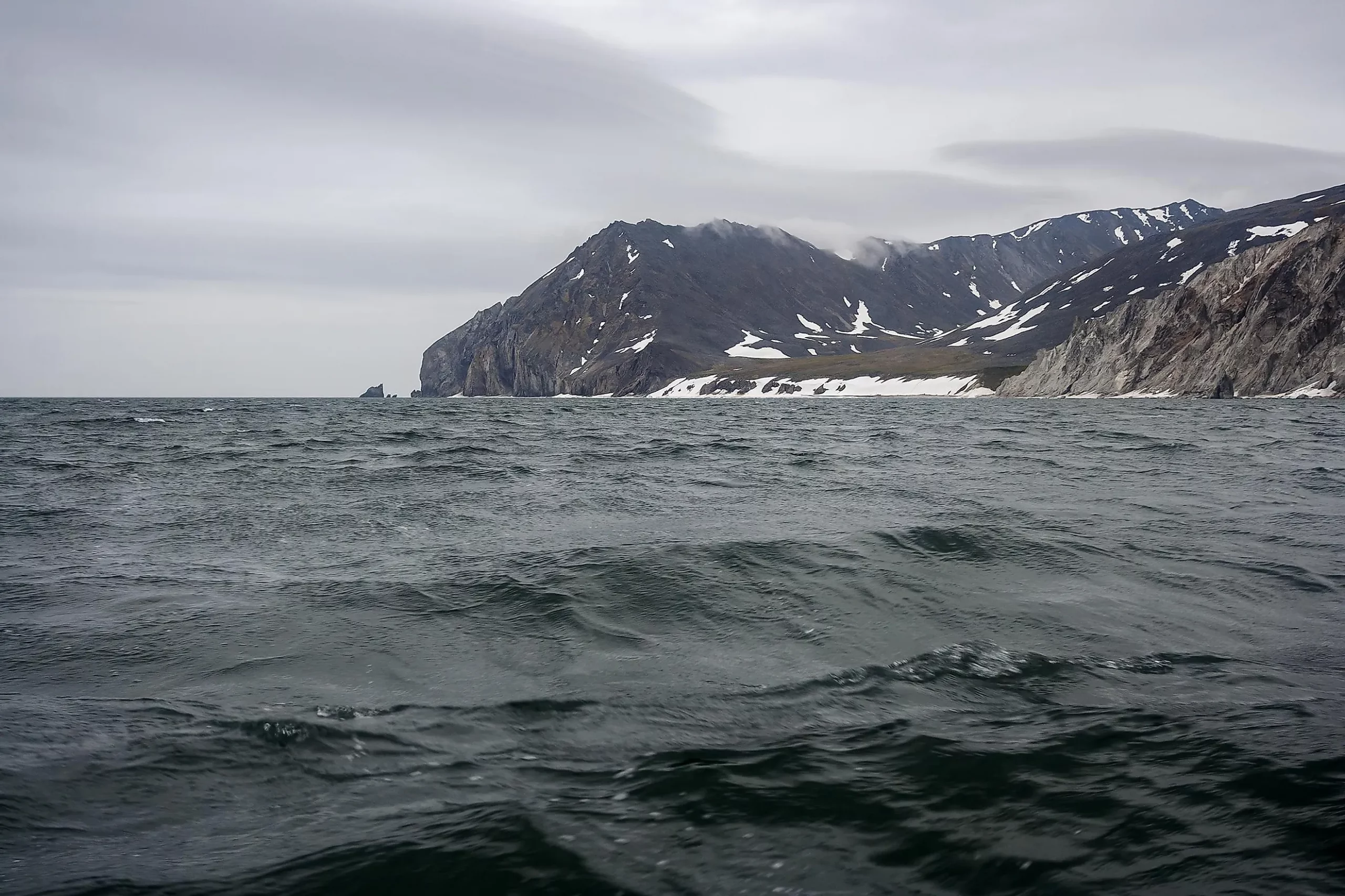 Doi ruși au traversat cu barca strâmtoarea Bering în Alaska ca să ceară azil în SUA