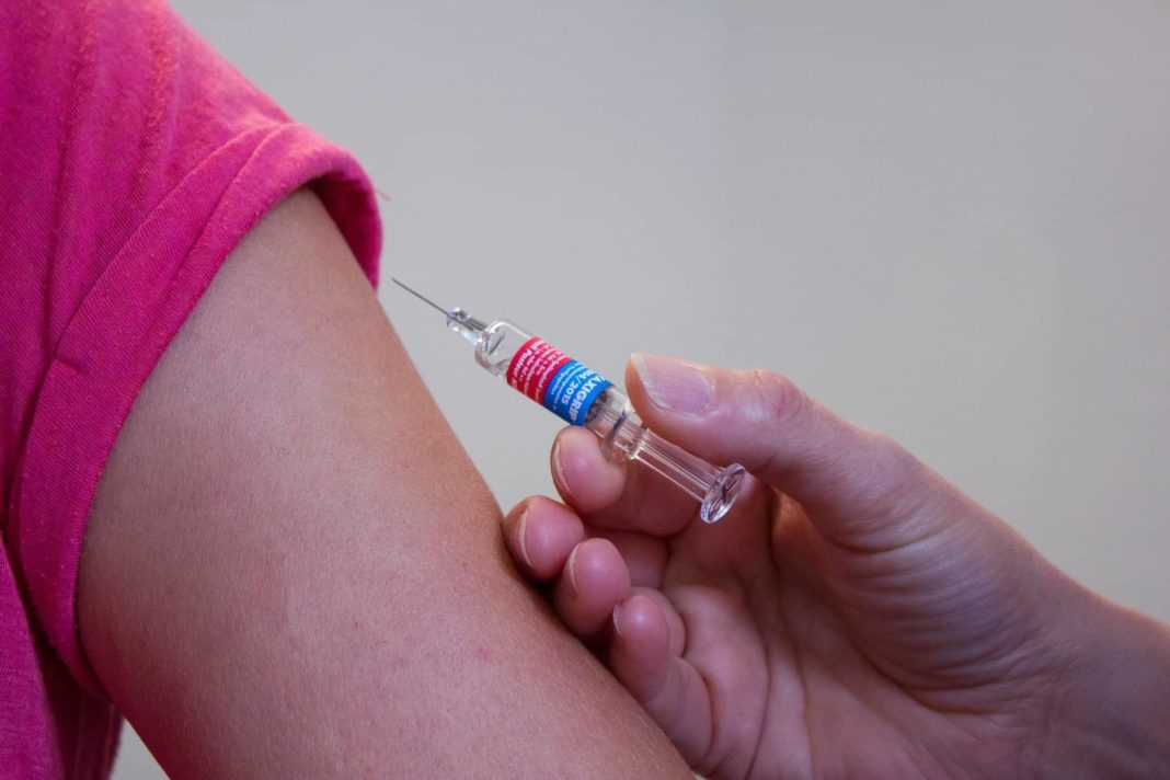 Contract pentru 130.000 de doze de vaccin hepatitic B, semnat de Ministerul Sănătăţii Contract pentru 130.000 de doze de vaccin hepatitic B, semnat de Ministerul Sănătăţii
