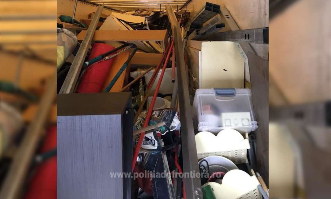 Autorităţile de control nu au permis accesul pe teritoriul României pentru acest mijloc de transport, deşeurile fiind returnate societăţii expeditoare