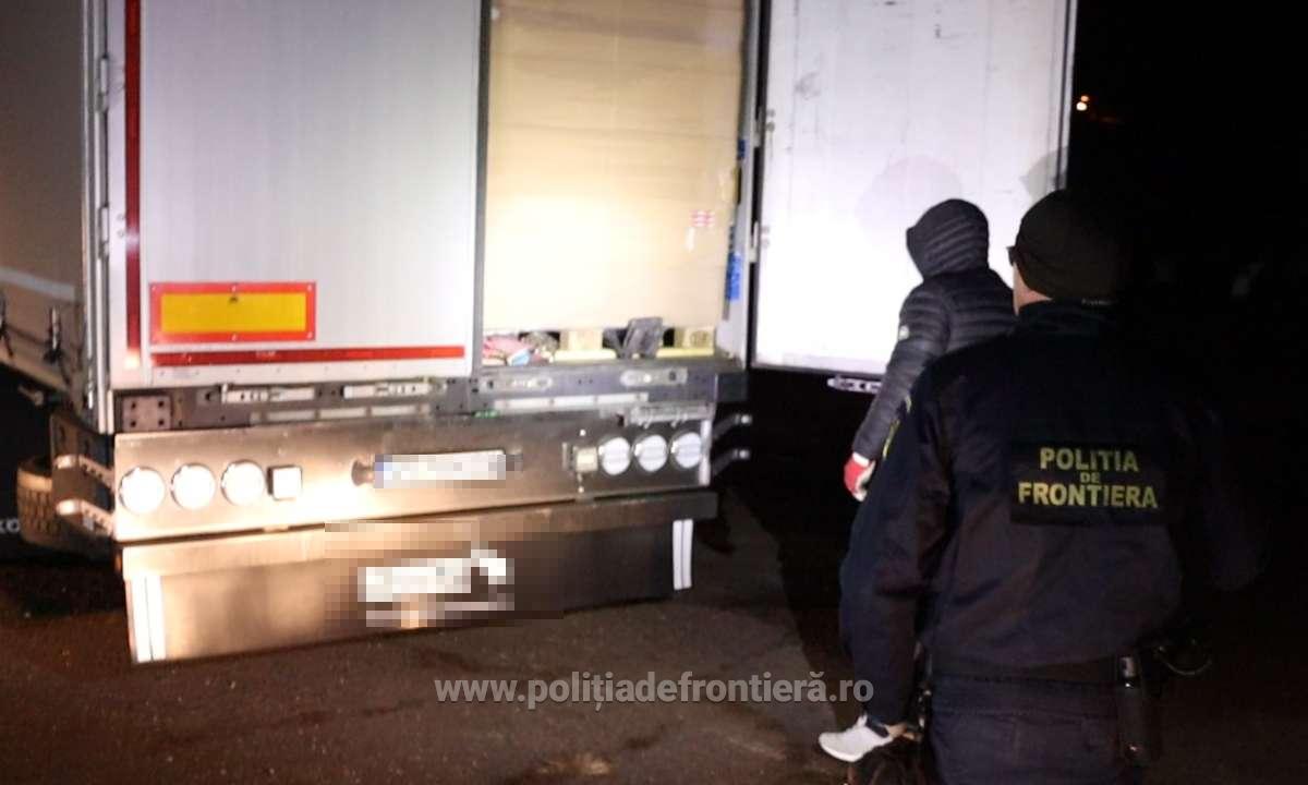 Poliţiştii de frontieră ieşeni au destructurat un grup infracțional organizat specializat în introducerea în ţară de ţigări de contrabandă