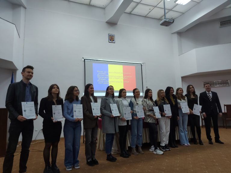 Elevii de 10 din Dolj, premiaţi cu bani de la Ministerul Educaţiei