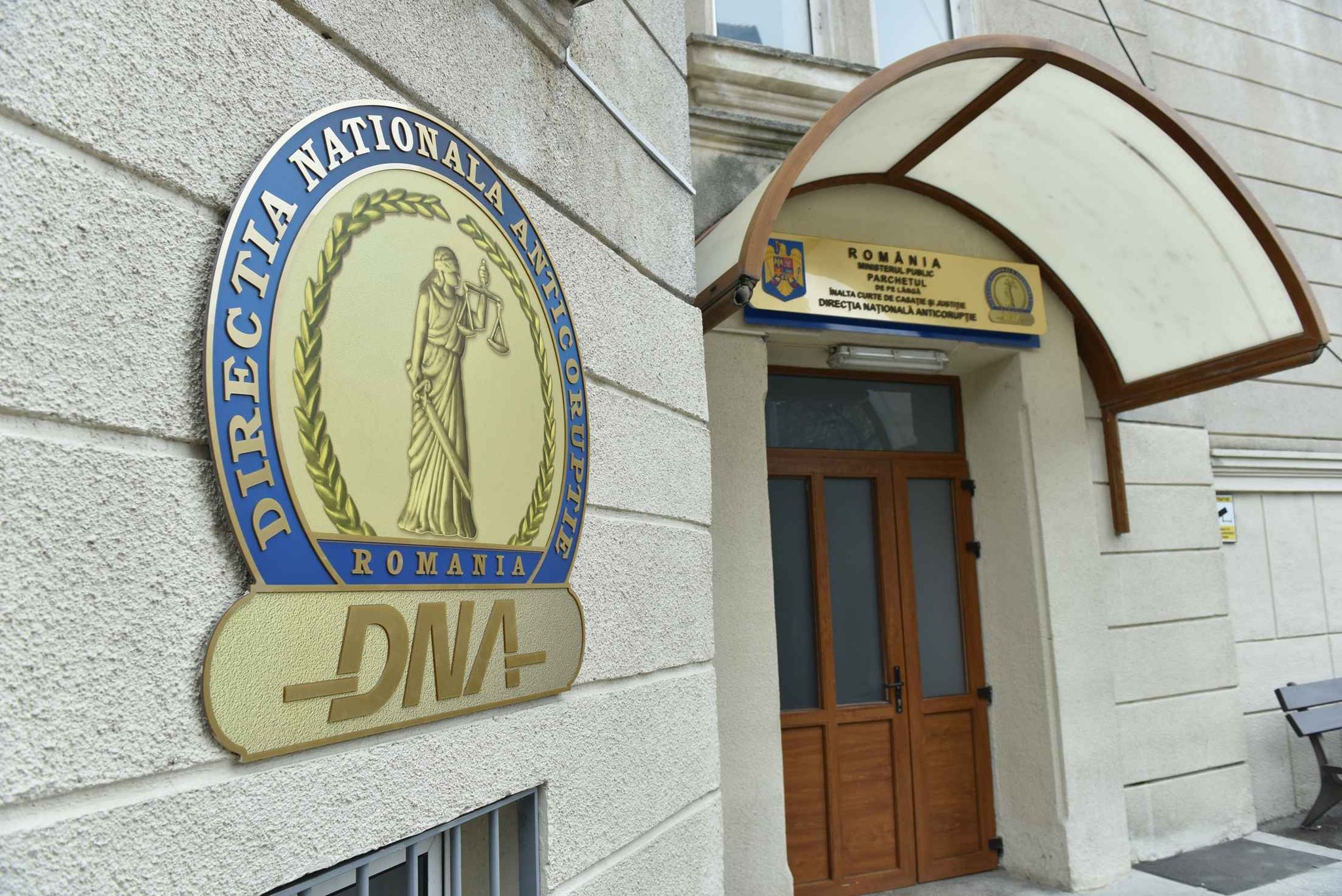 Director în Compania de autostrăzi acuzat de luare de mită, trimis în judecată de DNA