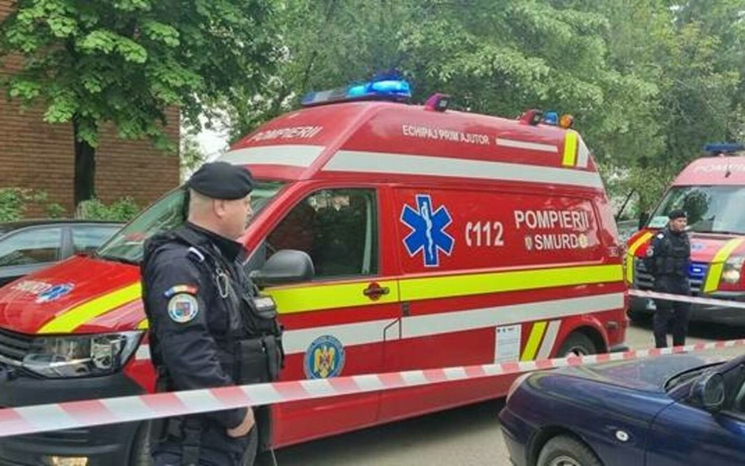 S-a sinucis în timp ce soția era în baie