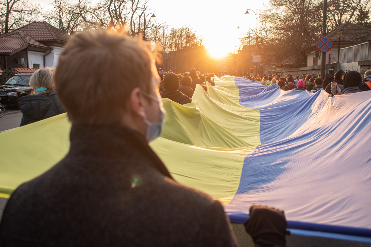 Manifestația va avea loc în Piața Universității din București, la borna „Kilometrul Zero al Democrației”, și se va intitula „Uniți împotriva axei terorii Rusia-Iran-Coreea de Nord!”