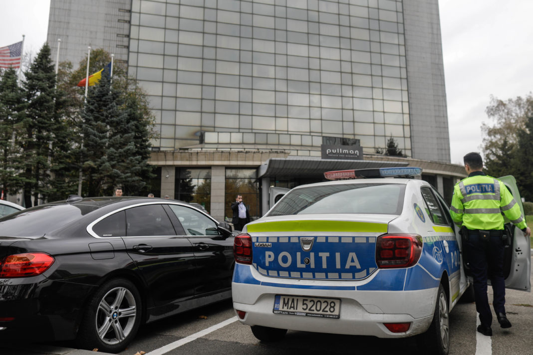 Nu s-au găsit urme de forțare la ușa de acces în camera de hotel (Foto: INQUAM Photos Octav Ganea)