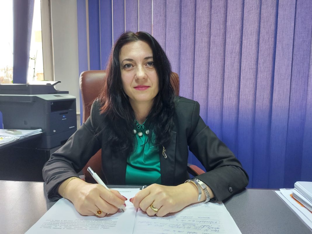 Inspectorul şcolar general adjunct, Irina Broscaru