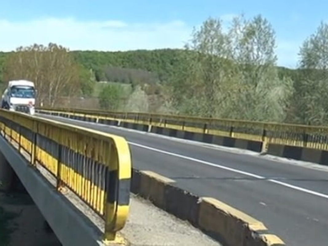 Se va institui măsura de închidere a circulației pentru autovehiculele cu MTMA > 7,5 tone, cu excepția celor destinate transportului de persoane