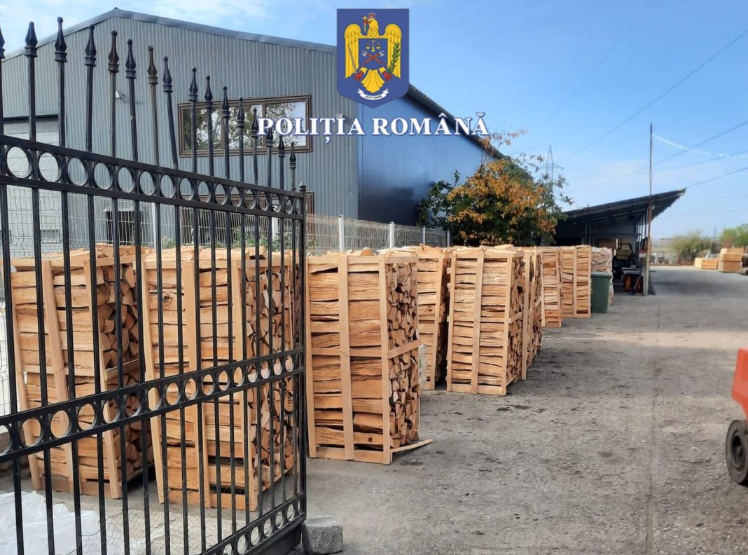 Poliţiştii olteni au descoperit că există diferențe între stocurile scriptice și stocurile faptice la două societăţi care vând lemne