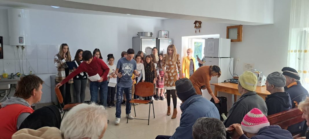 opiii au fost însoțiți de cadre didactice și câțiva părinți, dar și de Andreea Măruță, directorul Școlii Gimnaziale Stănești