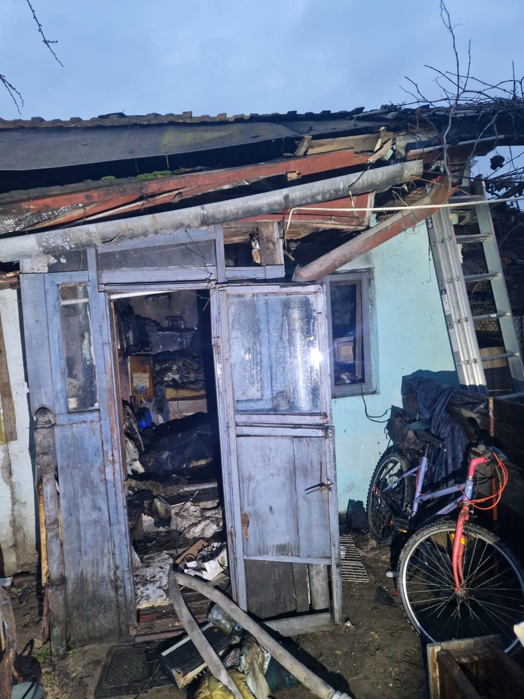 WhatsApp Image 2022-11-23 at 08.16.55 Cauza probabilă de izbucnire a incendiului a fost stabilită ca fiind scurtcircuit electric la un cablu electric defect sau neizolat corespunzător