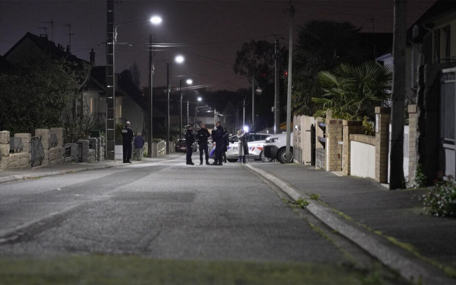 Poliția a blocat accesul la locul tragediei (Foto:. Mathieu CHAMPEAU / AFP)