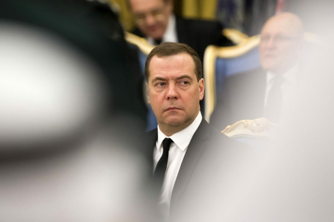 Medvedev: Rusia duce în Ucraina o luptă sacră împotriva Satanei