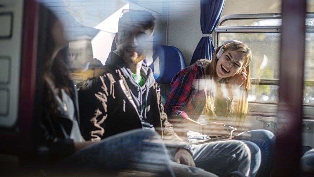 Cardul European pentru tineri, lansat în scurt timp în România