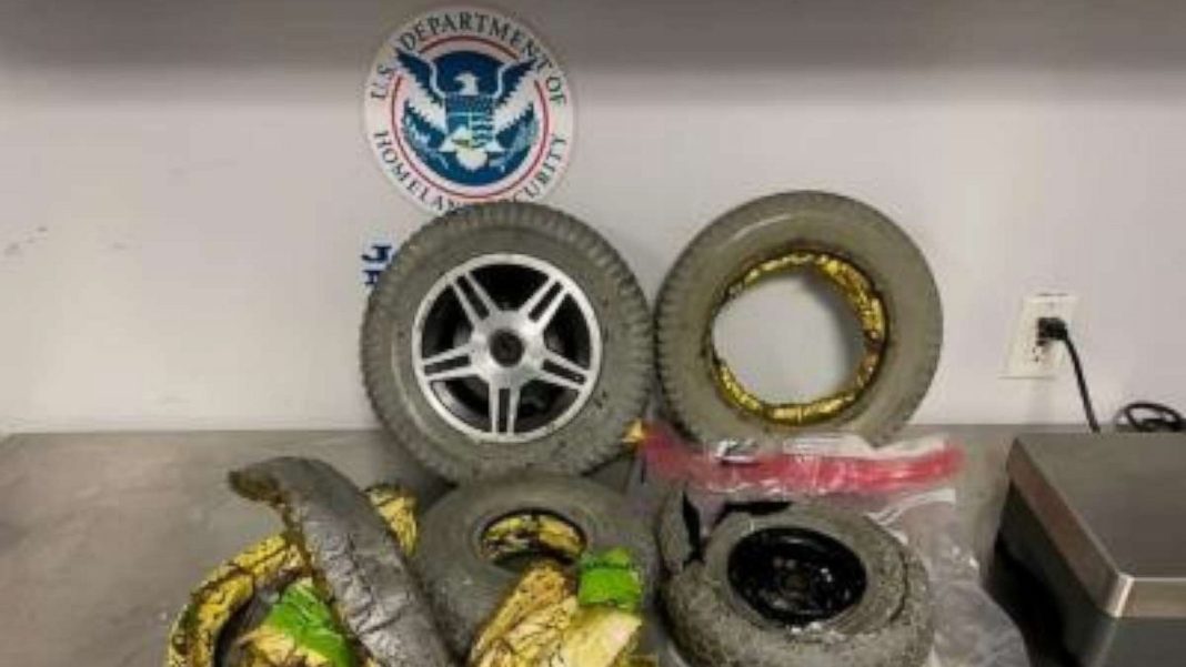 Cocaină de 450.000 $ ascunsă în roţile unui cărucior, găsită pe un aeroport din SUA