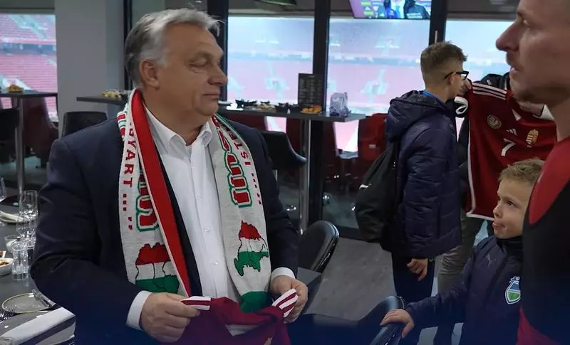 Viktor Orban a purtat un fular cu harta Ungariei Mari