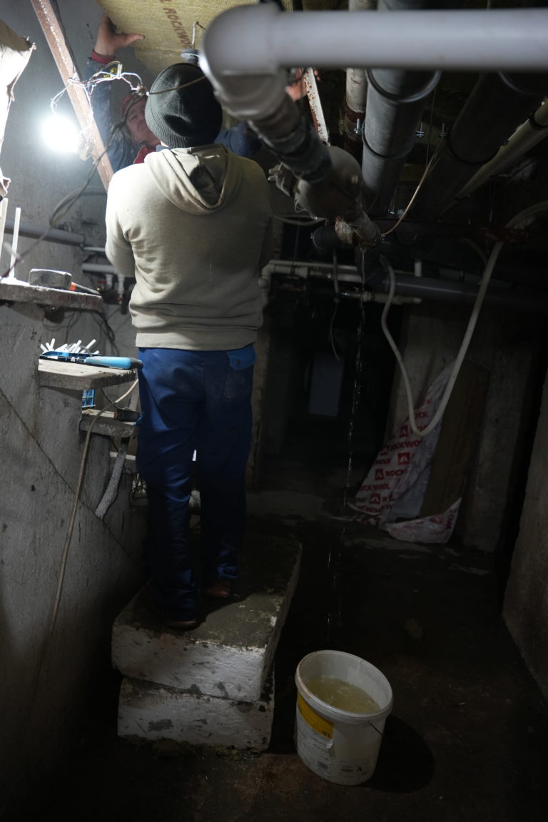 Reabilitare cu bani europeni şi cârpeala oltenească