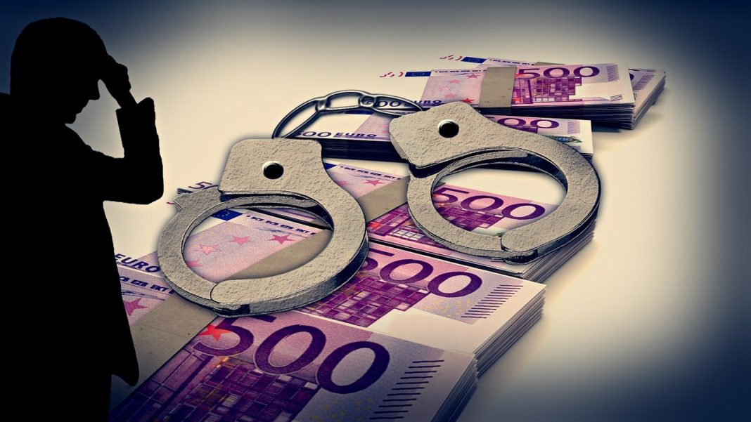 Angajat al unei primării, reţinut pentru luare de mită