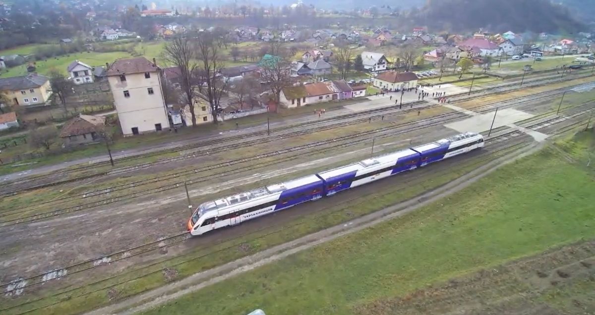 Un tren ucrainean de călători a făcut o cursă de probă pe linia Berlibas – Valea Vişeului, după 16 ani