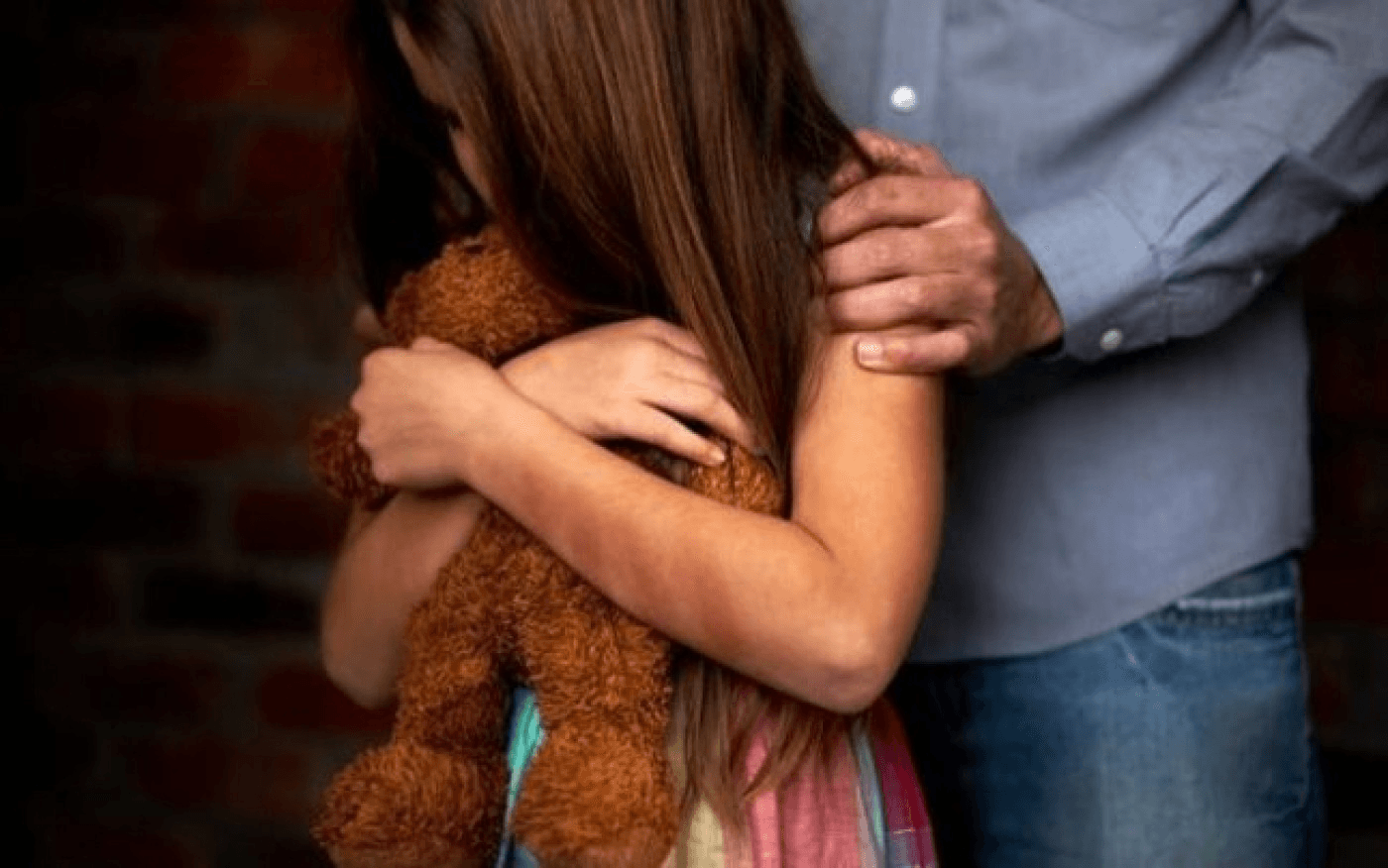 Fetiță abuzată sexual de un prieten al bunicii