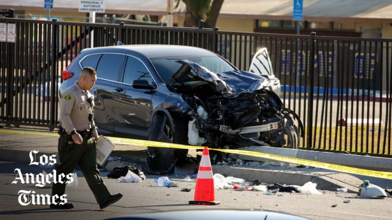 (VIDEO) Grav accident pe o şosea din California. 25 de viitori poliţişti, spulberaţi de o maşină