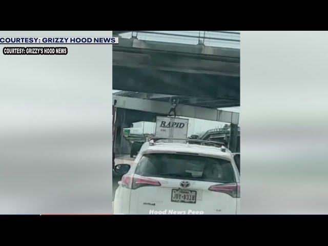 (VIDEO) Un tânăr care dansa pe un TIR a murit lovindu-se de un pod