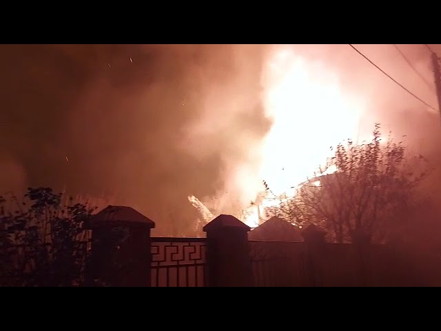 (VIDEO) Incendiu la un han din Galați, 15 persoane s-au autoevacuat