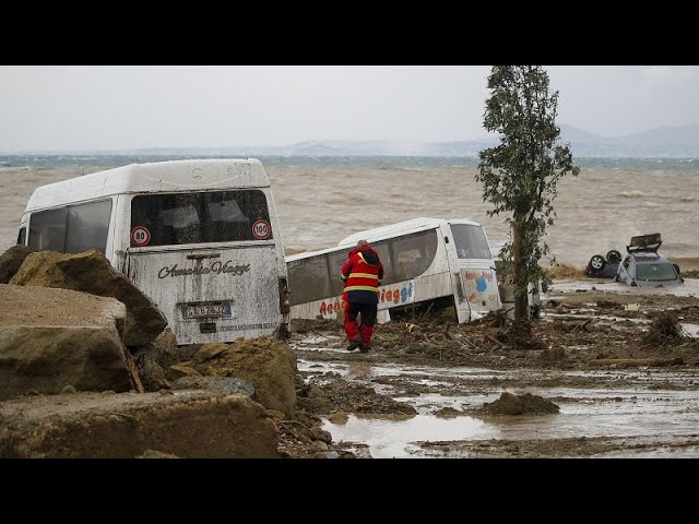 (VIDEO) Bilanțul morților din Ischia crește în timp ce salvatorii caută persoane dispărute