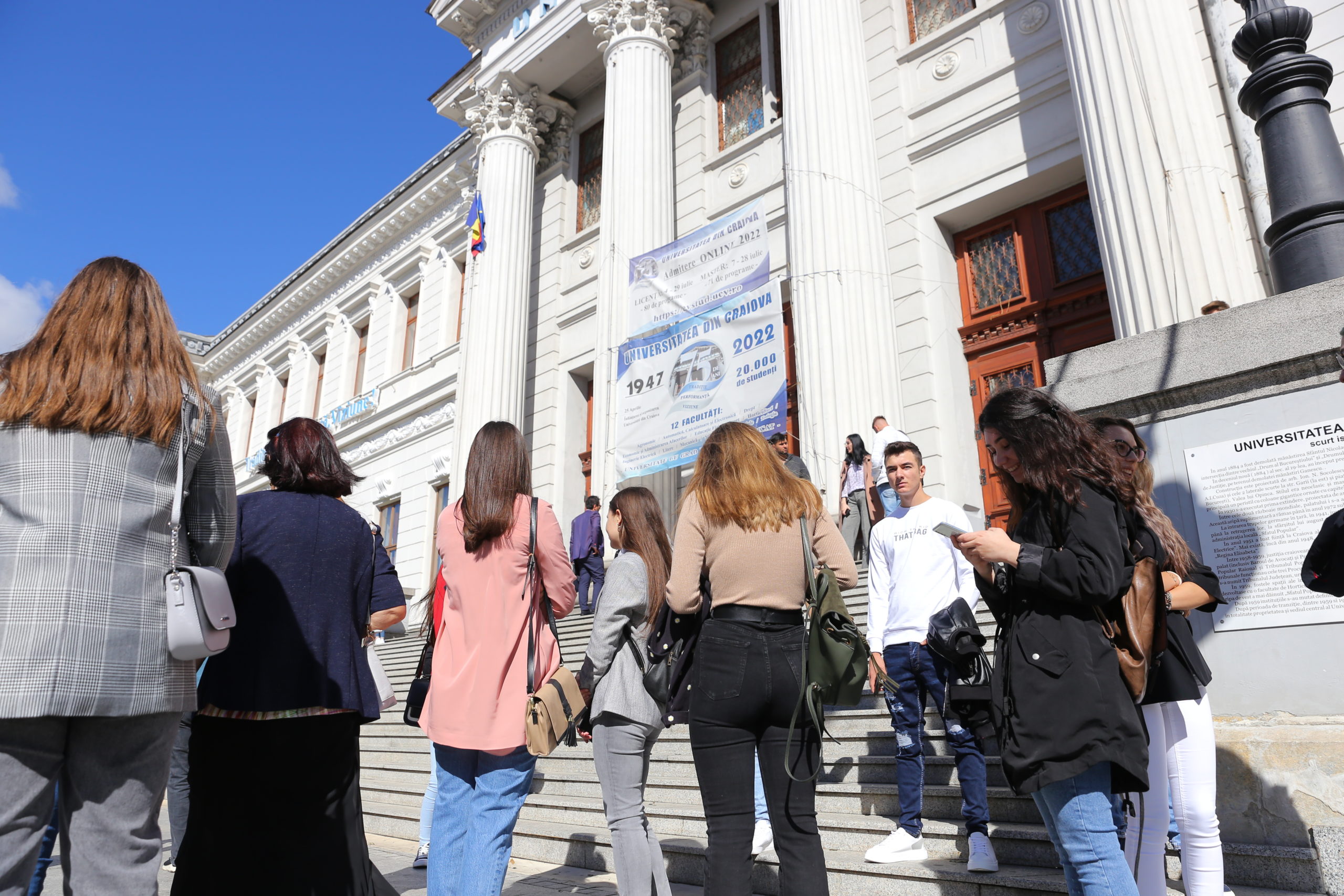 Studenţii din Craiova care fac voluntariat primesc bursă