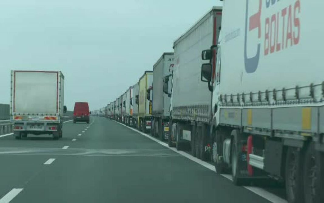 Granița din vestul țării spre Ungaria, din nou sufocată de cozi uriașe
